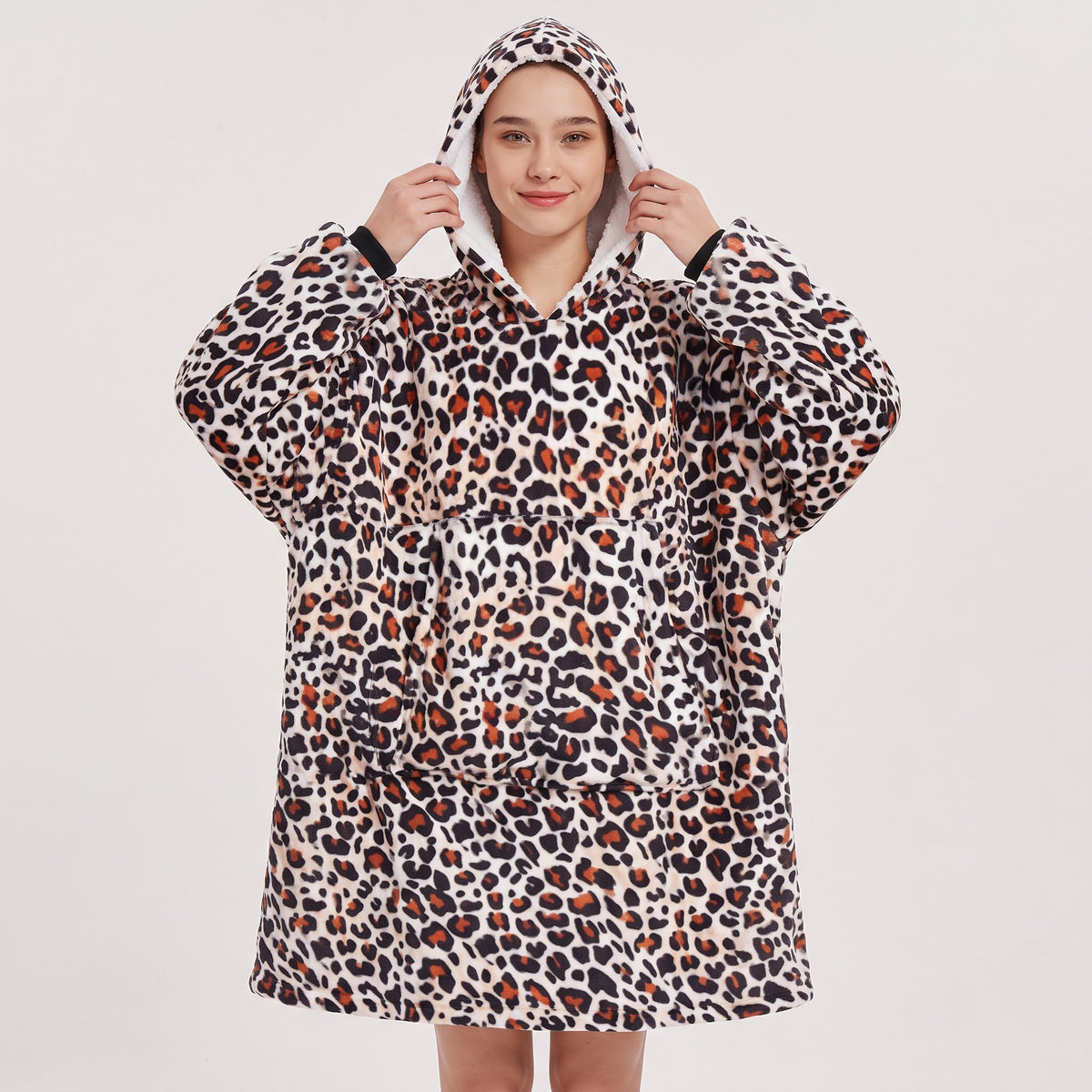 Sudadera manta oversize con capucha, diseño Leopardo blanco