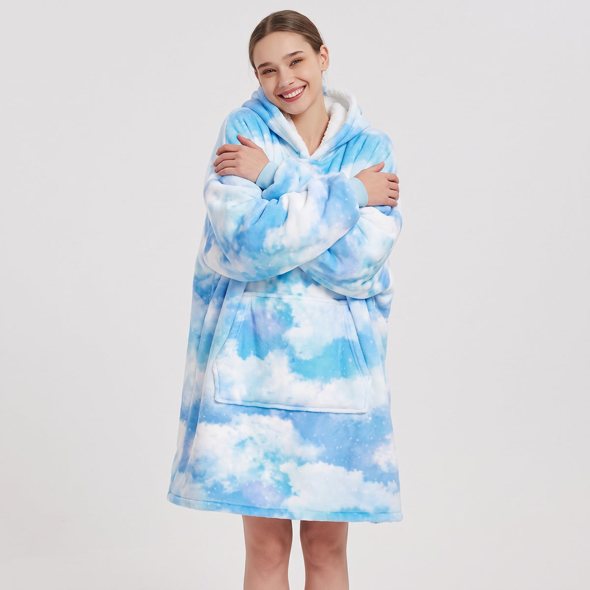 Sudadera manta oversize con capucha, diseño Nubes